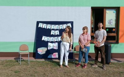 Czytanie na trawie w przedszkolu 2025